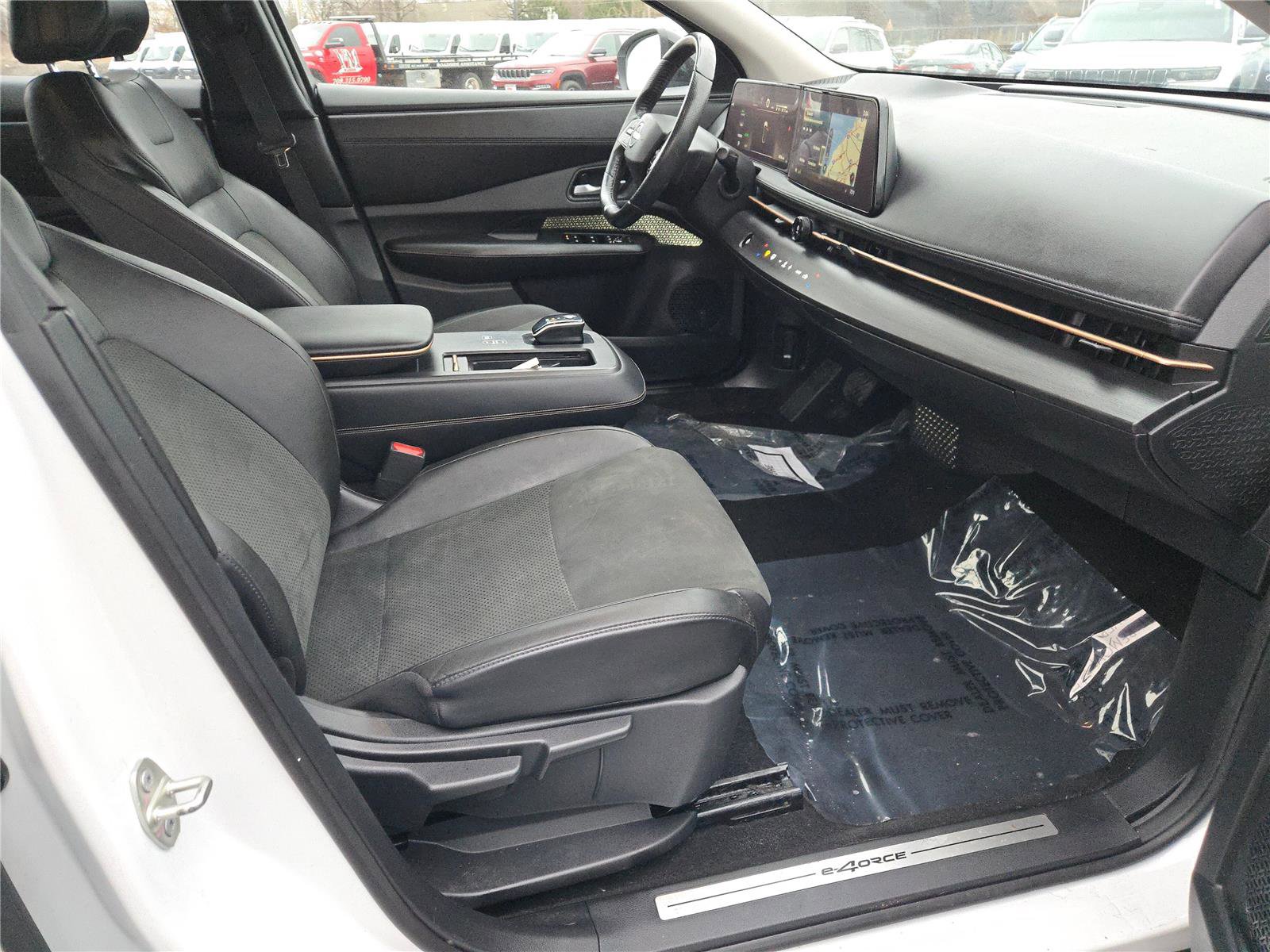 Used 2023 Nissan Ariya AWD image 7