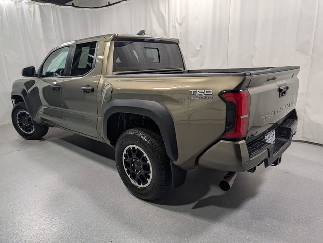 Used 2024 Toyota Tacoma TRD Sport AWD/4WD image 7