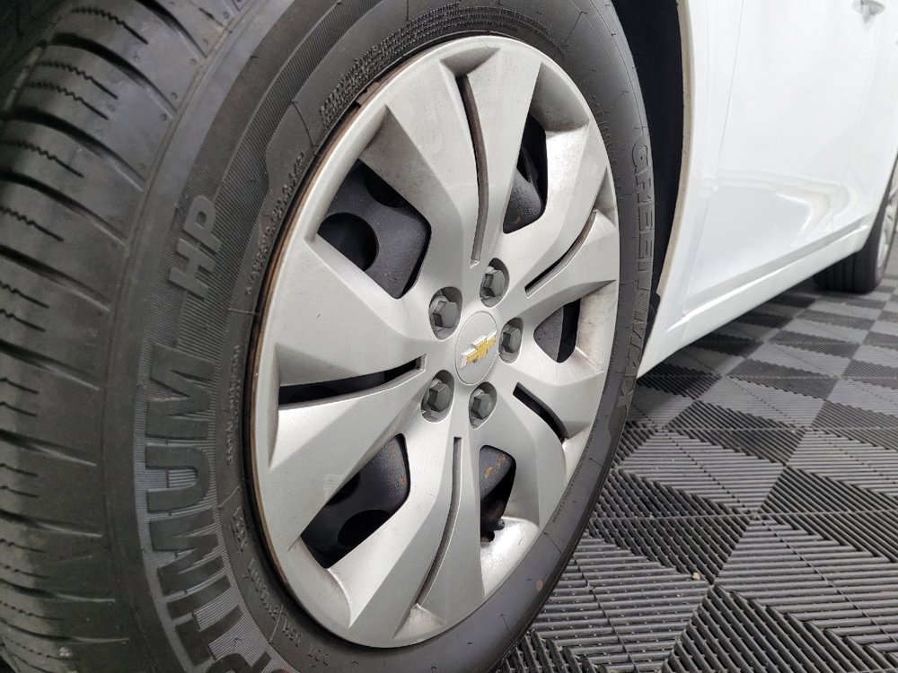 Used 2016 Chevrolet Cruze LS FWD image 31