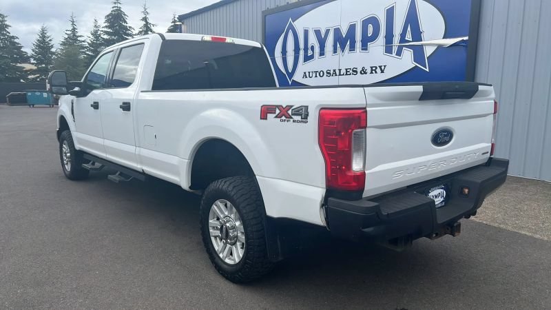 Used 2018 Ford F350 XLT w/ XLT Value Package AWD/4WD image 12