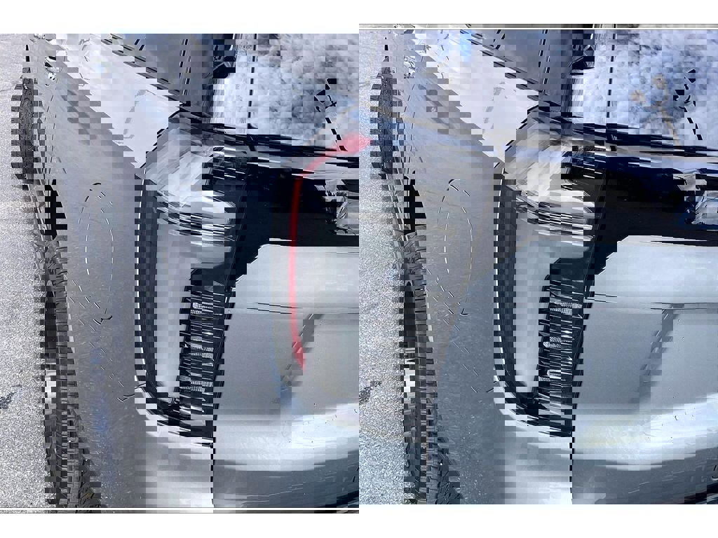 Used 2025 Chevrolet Tahoe Premier AWD/4WD image 31