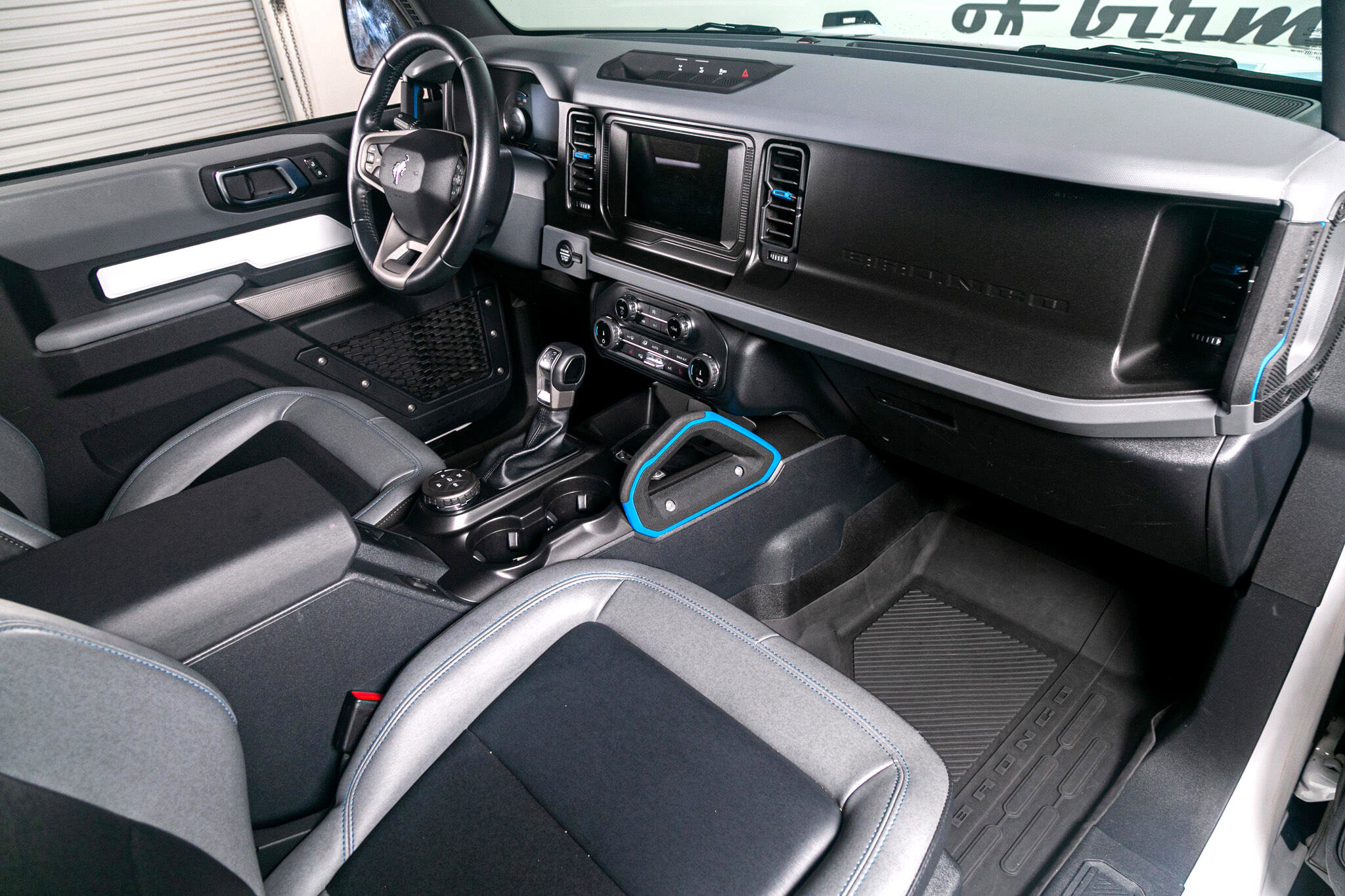 Used 2022 Ford Bronco Black Diamond image 6