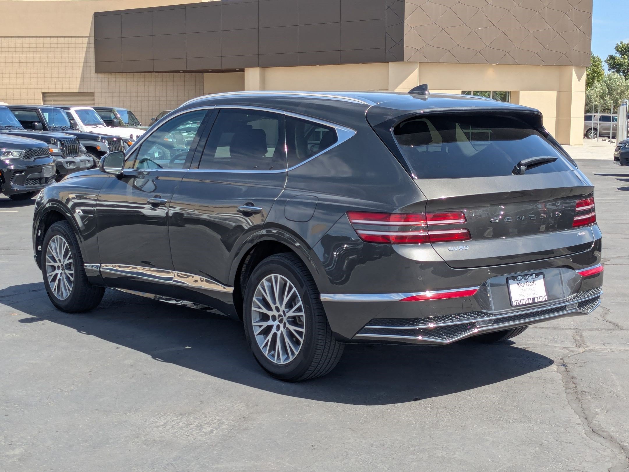 Used 2025 Genesis GV80 2.5T Standard AWD/4WD image 8
