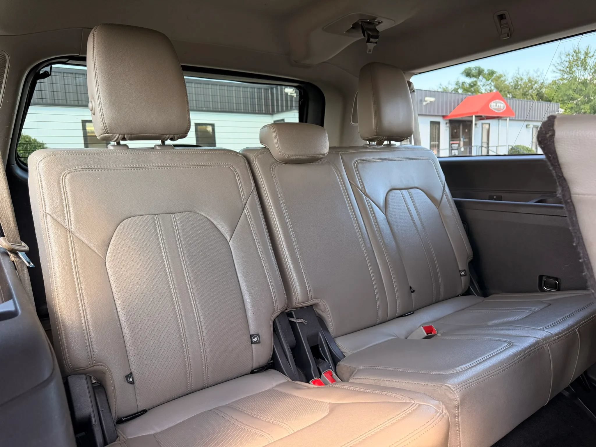 Used 2020 Ford Expedition Max Limited RWD image 37