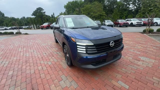 Used 2025 Nissan Kicks SR w/ SR Premium Package FWD image 5