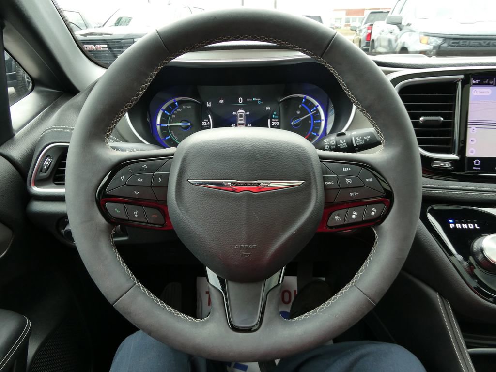 Used 2024 Chrysler Pacifica Premium image 38