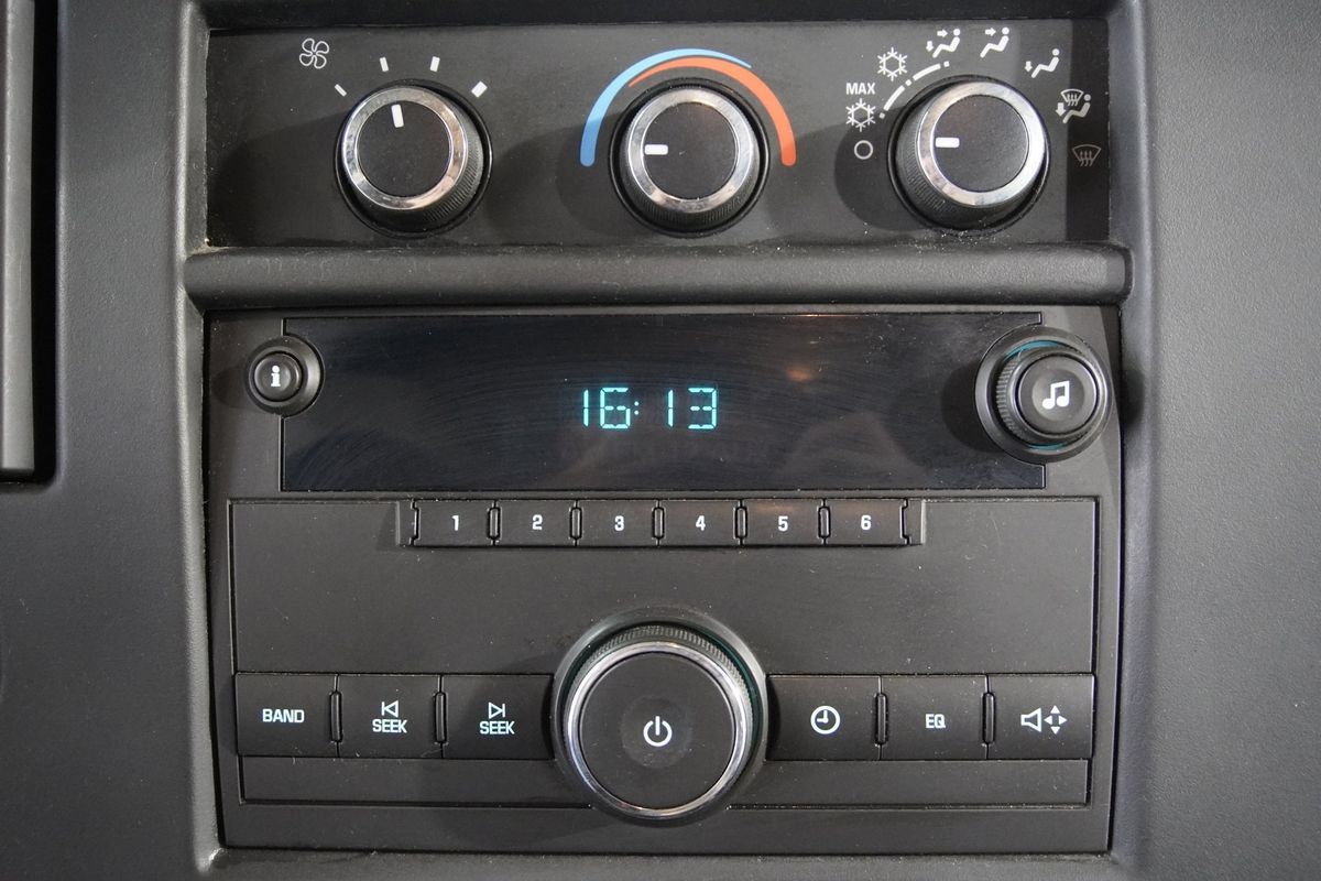 Used 2014 Chevrolet Express 3500 Extended RWD image 14