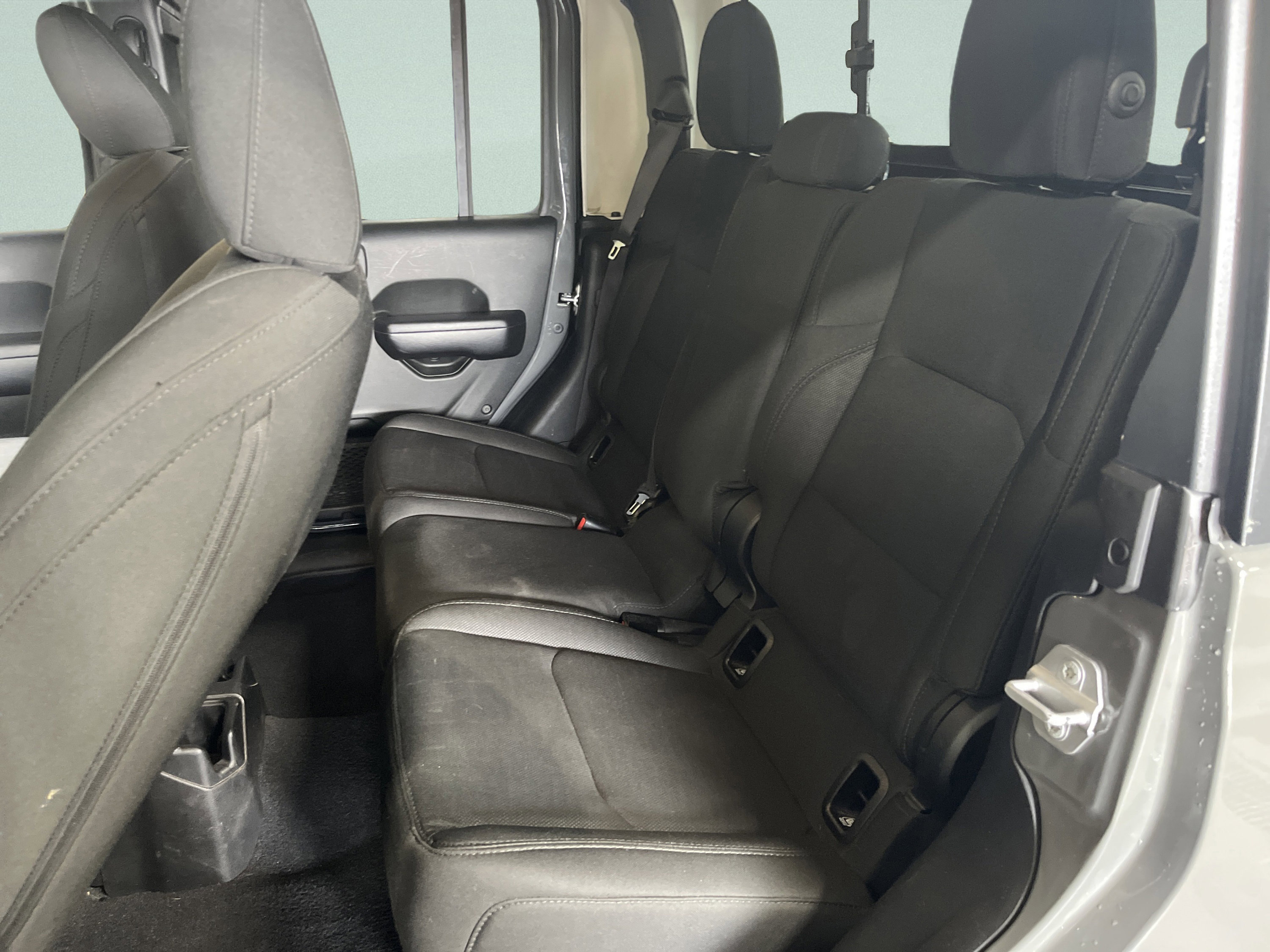 Used 2020 Jeep Gladiator Sport w/ Quick Order Package 24S AWD/4WD image 28