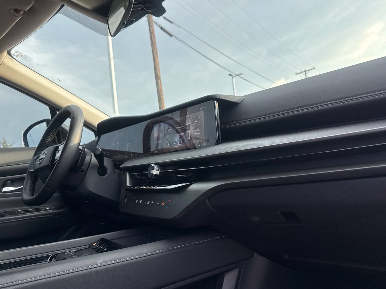 Certified 2025 Nissan Murano SV FWD image 27