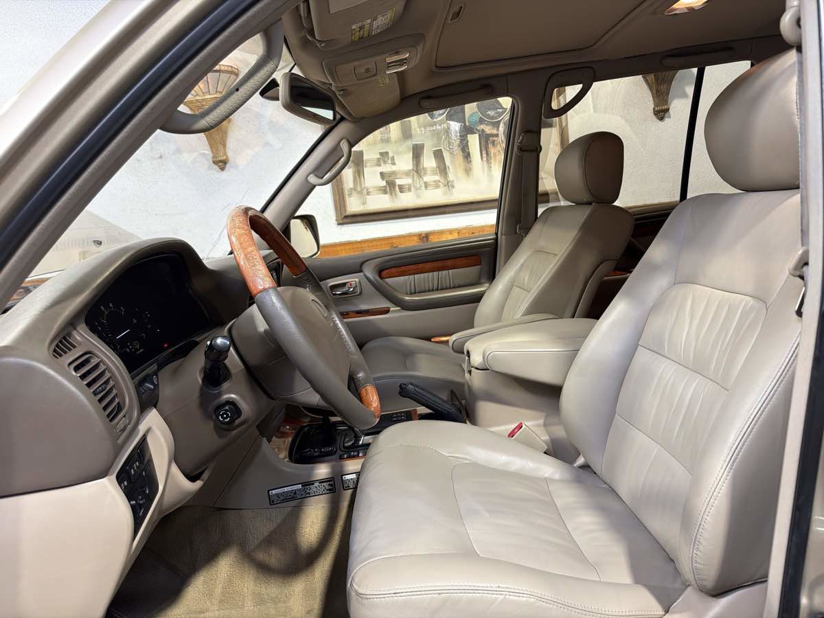 Used 2000 Lexus LX 470 4WD image 16