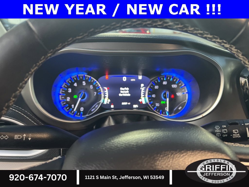 Used 2022 Chrysler Pacifica Touring-L image 24