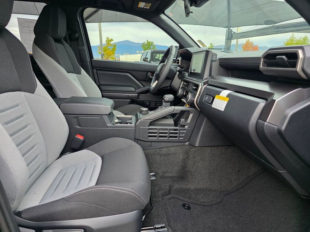 Used 2025 Toyota 4Runner TRD Off-Road image 32