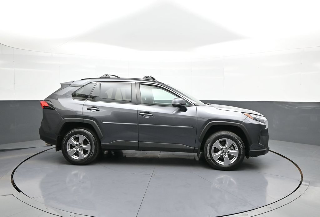 Used 2023 Toyota RAV4 XLE AWD/4WD image 5