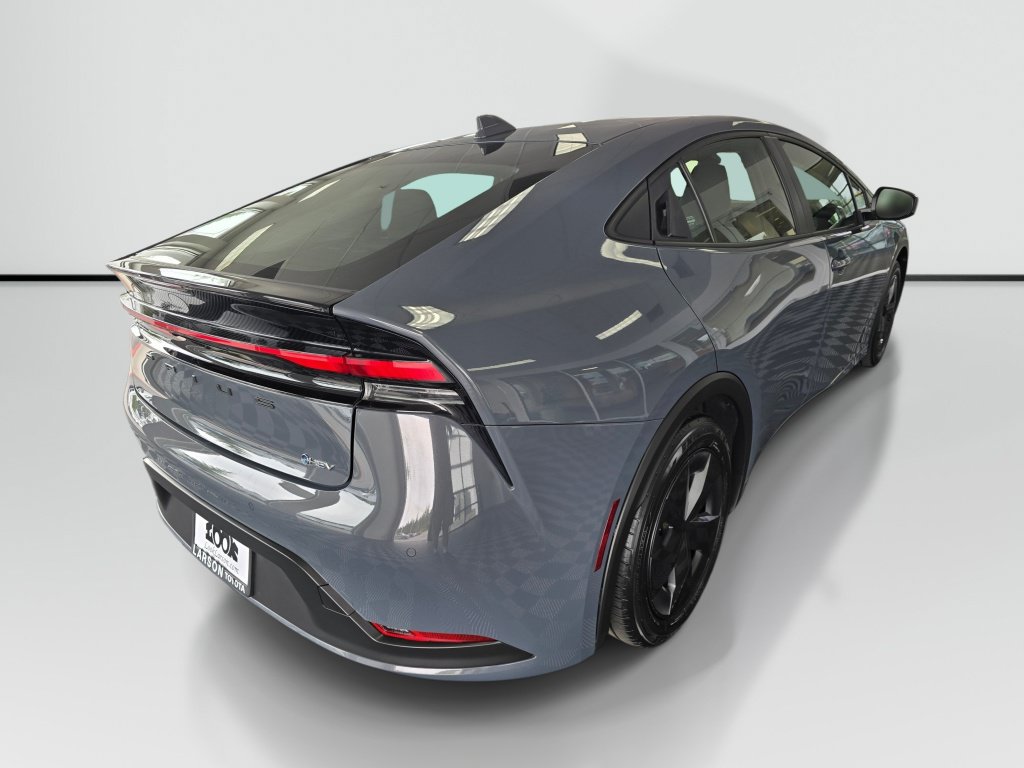Used 2024 Toyota Prius LE FWD image 5