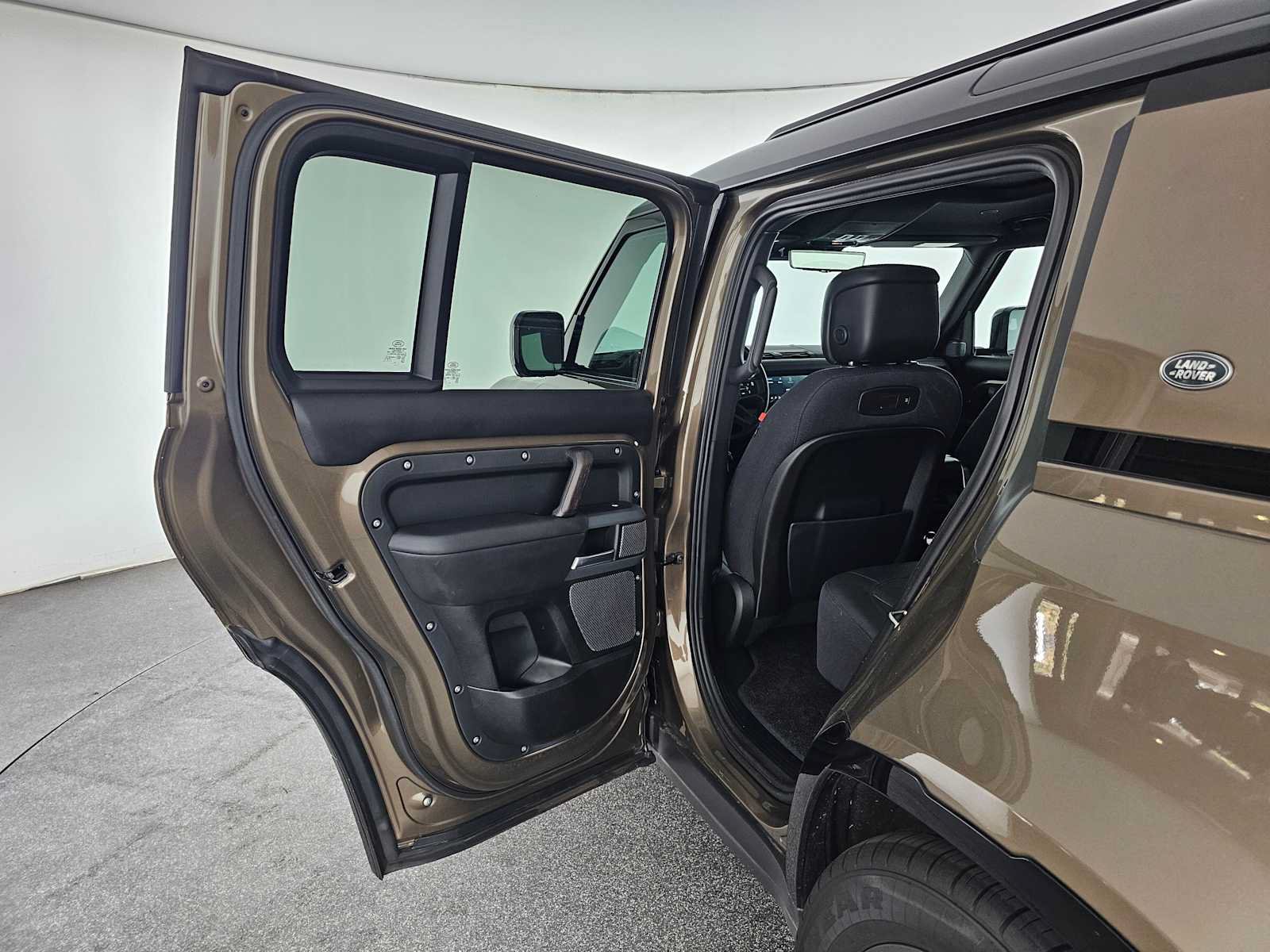 Used 2020 Land Rover Defender 110 X AWD/4WD image 15