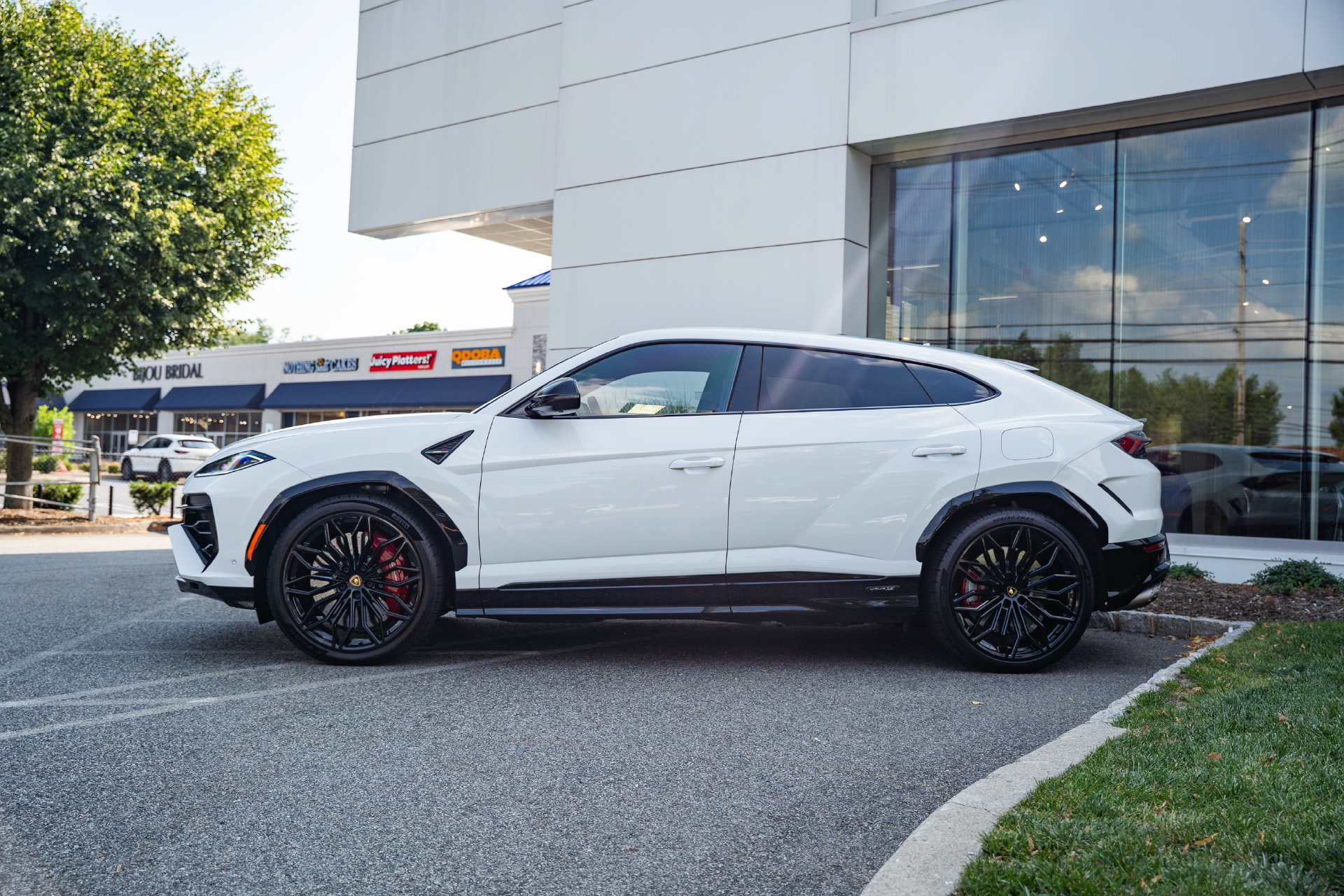 Used 2025 Lamborghini Urus Performante AWD/4WD image 7
