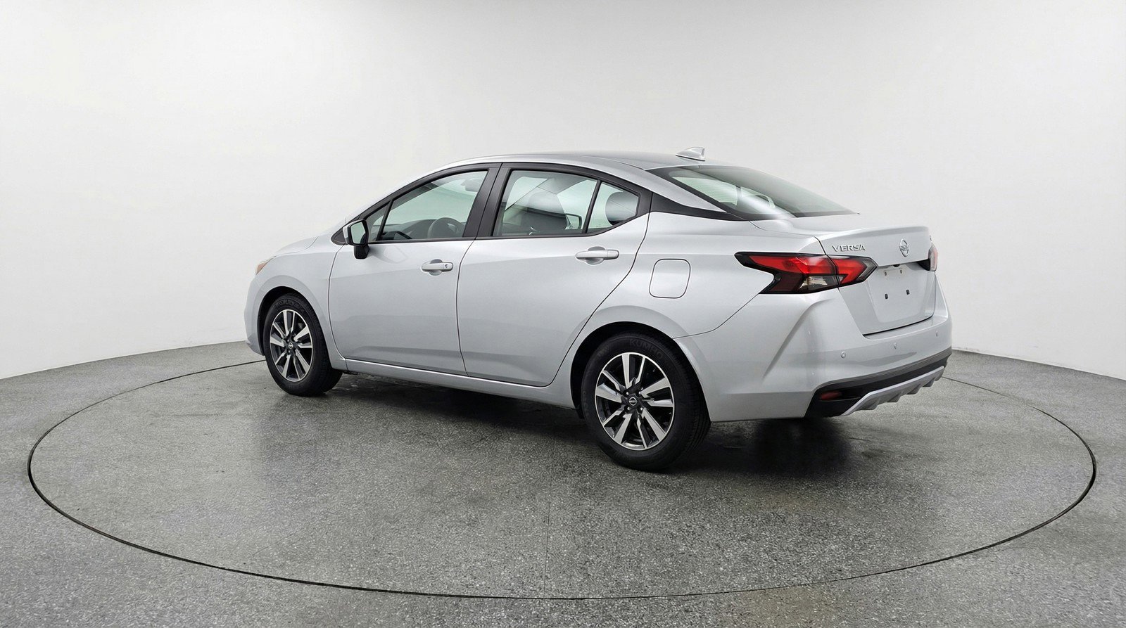 Used 2025 Nissan Versa SV image 6