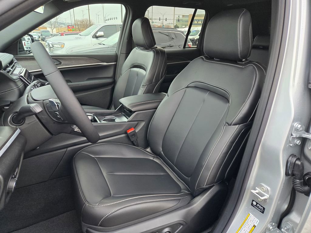 New 2025 Jeep Grand Cherokee Limited image 13