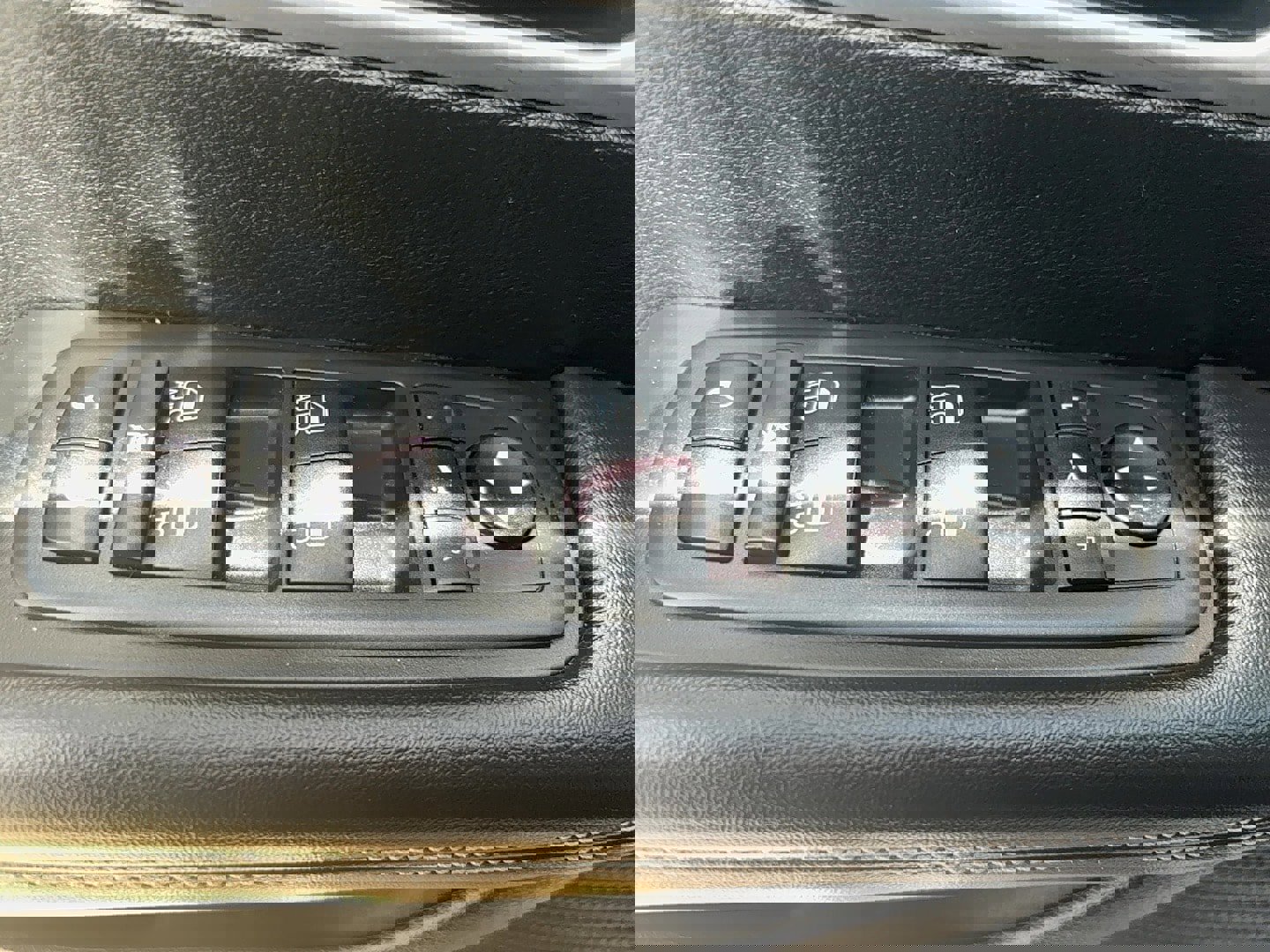 Used 2019 Chrysler Pacifica Limited image 23