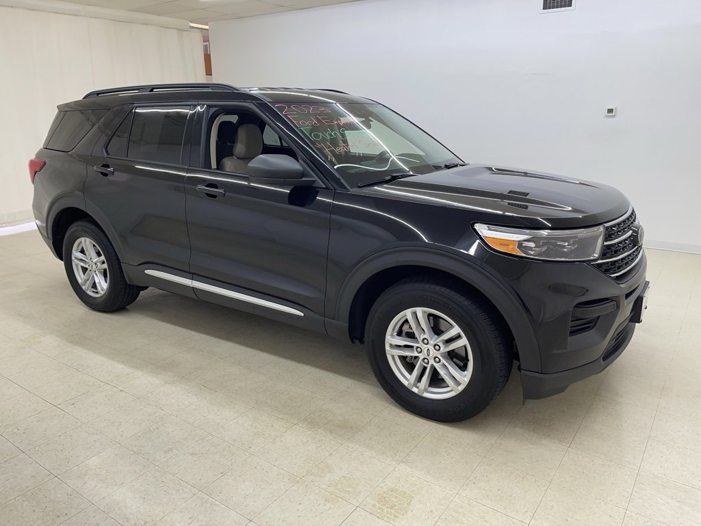 Used 2023 Ford Explorer XLT image 8