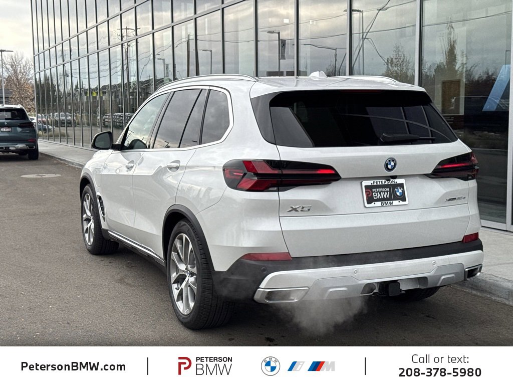 New 2026 BMW X5 xDrive50e image 4