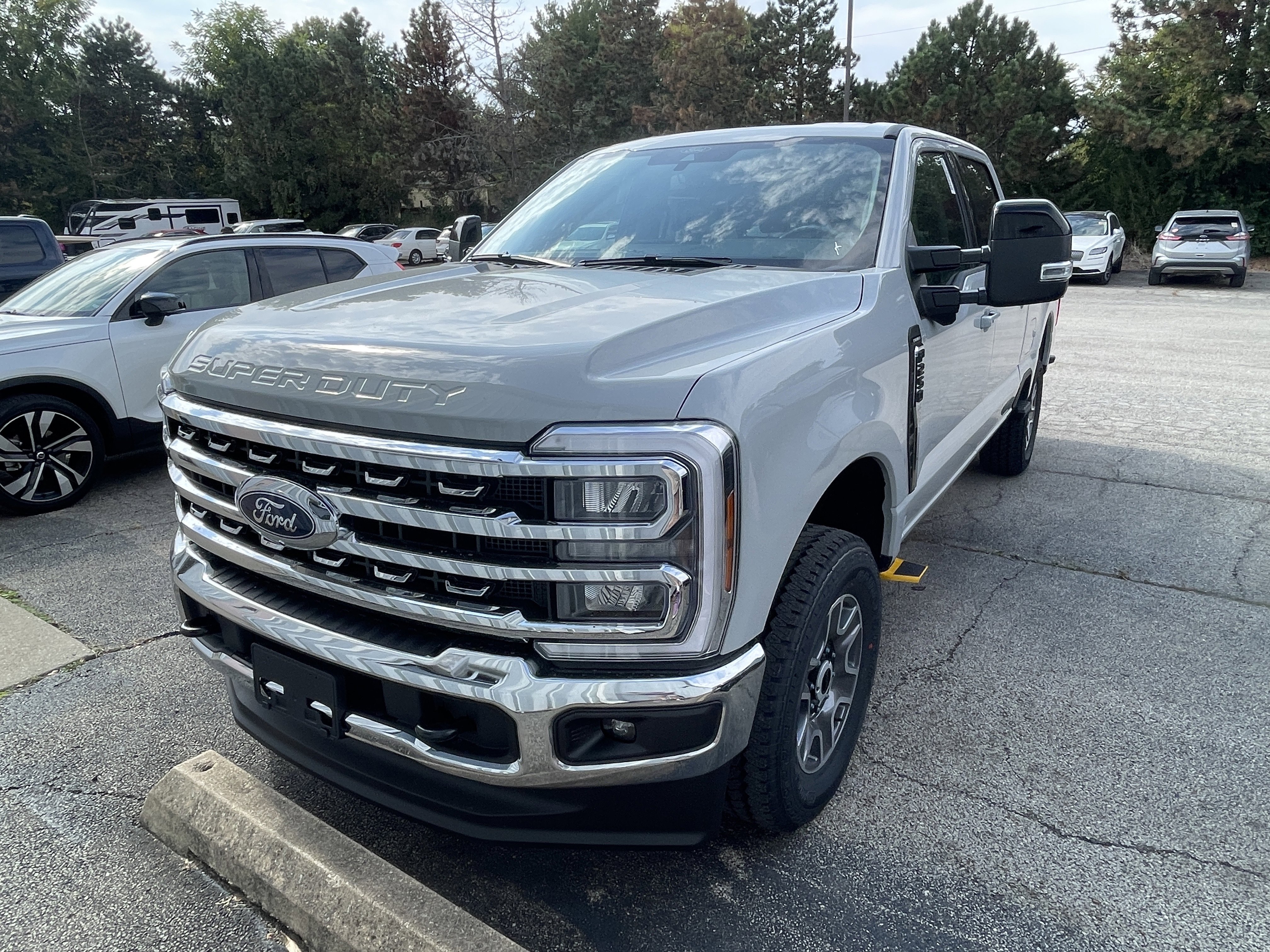 New 2026 Ford F250 Lariat w/ FX4 Off-Road Package image 2