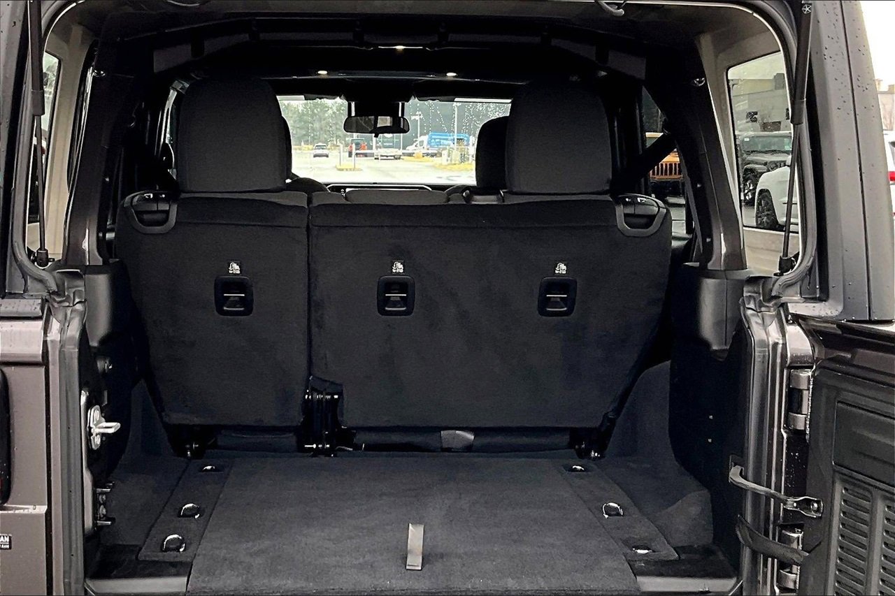 Certified 2025 Jeep Wrangler Unlimited Rubicon image 23