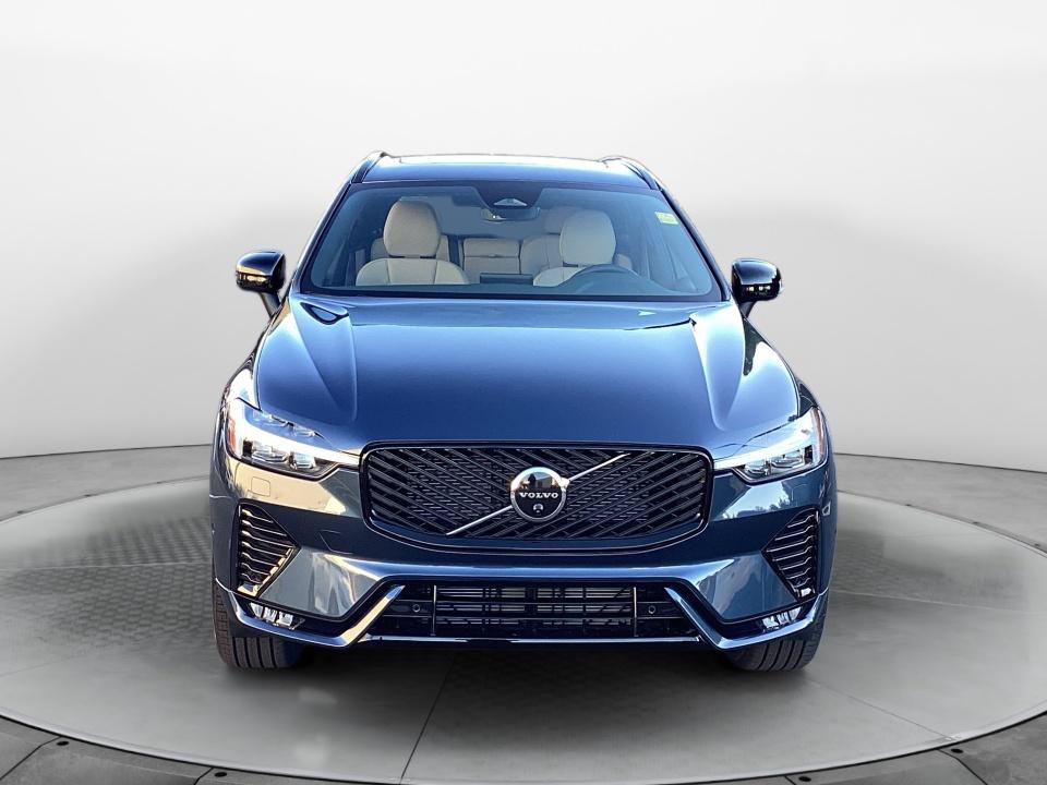 New 2027 Volvo XC60 B5 Plus AWD/4WD image 2