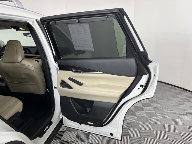 Used 2023 INFINITI QX60 Sensory w/ Vision Package image 45