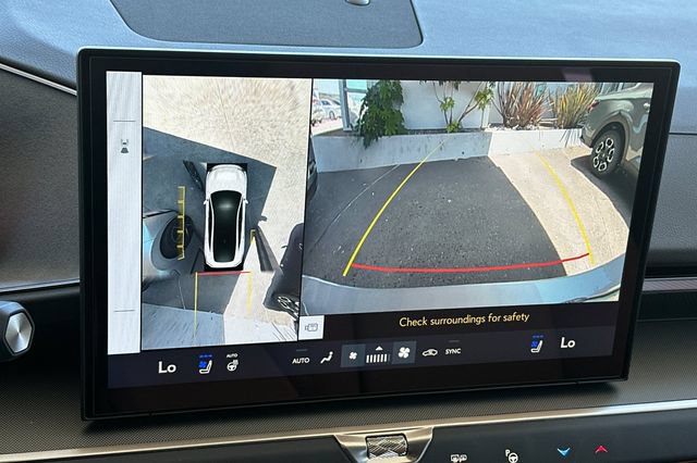 New 2026 Lexus ES 350e FWD image 16