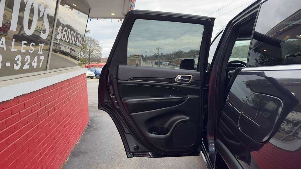 Used 2014 Jeep Grand Cherokee Limited w/ Trailer Tow Group IV AWD/4WD image 18