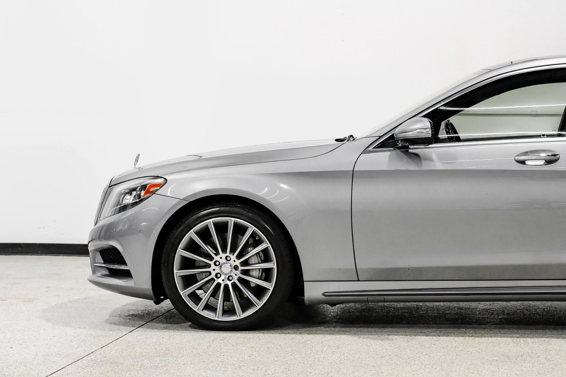 Used 2015 Mercedes-Benz S 550 Sedan w/ Sport Package w/ Sport Package image 14