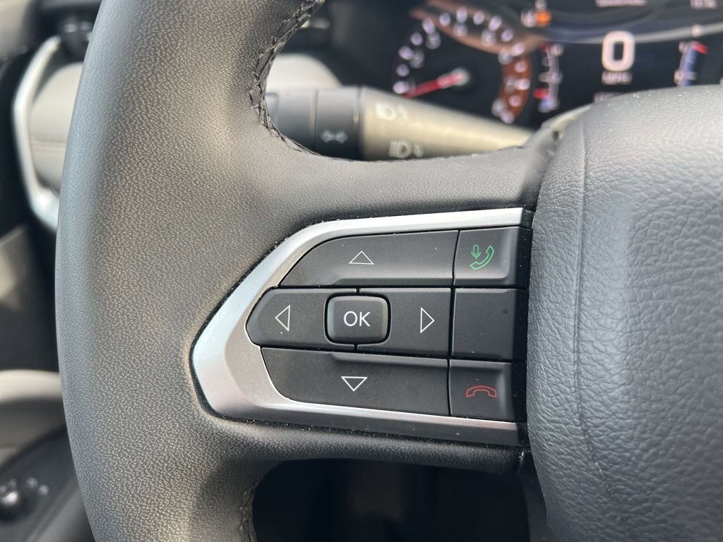 Used 2025 Jeep Compass Limited image 16