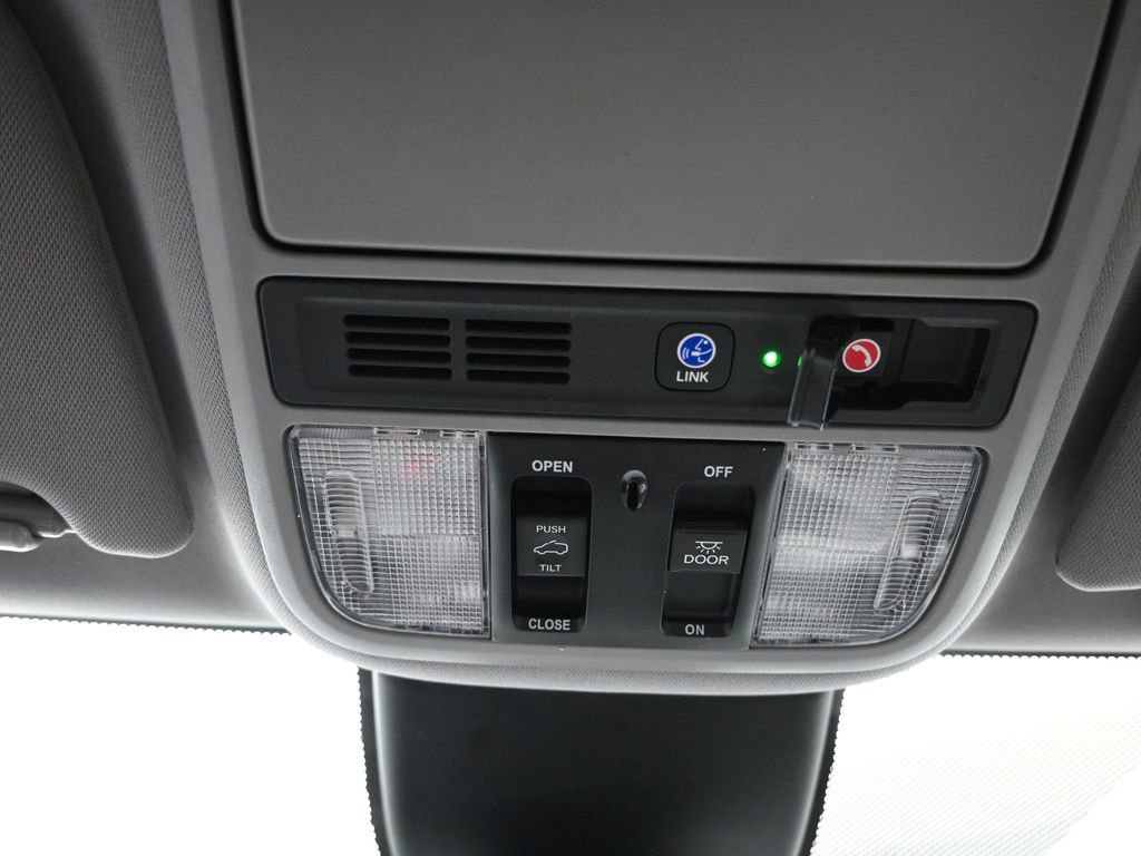 Certified 2024 Honda Odyssey Touring image 22