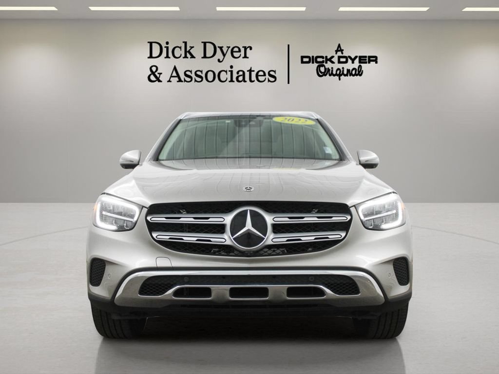 Used 2022 Mercedes-Benz GLC 300 image 4