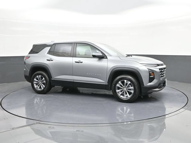 Used 2025 Chevrolet Equinox LT AWD/4WD image 16