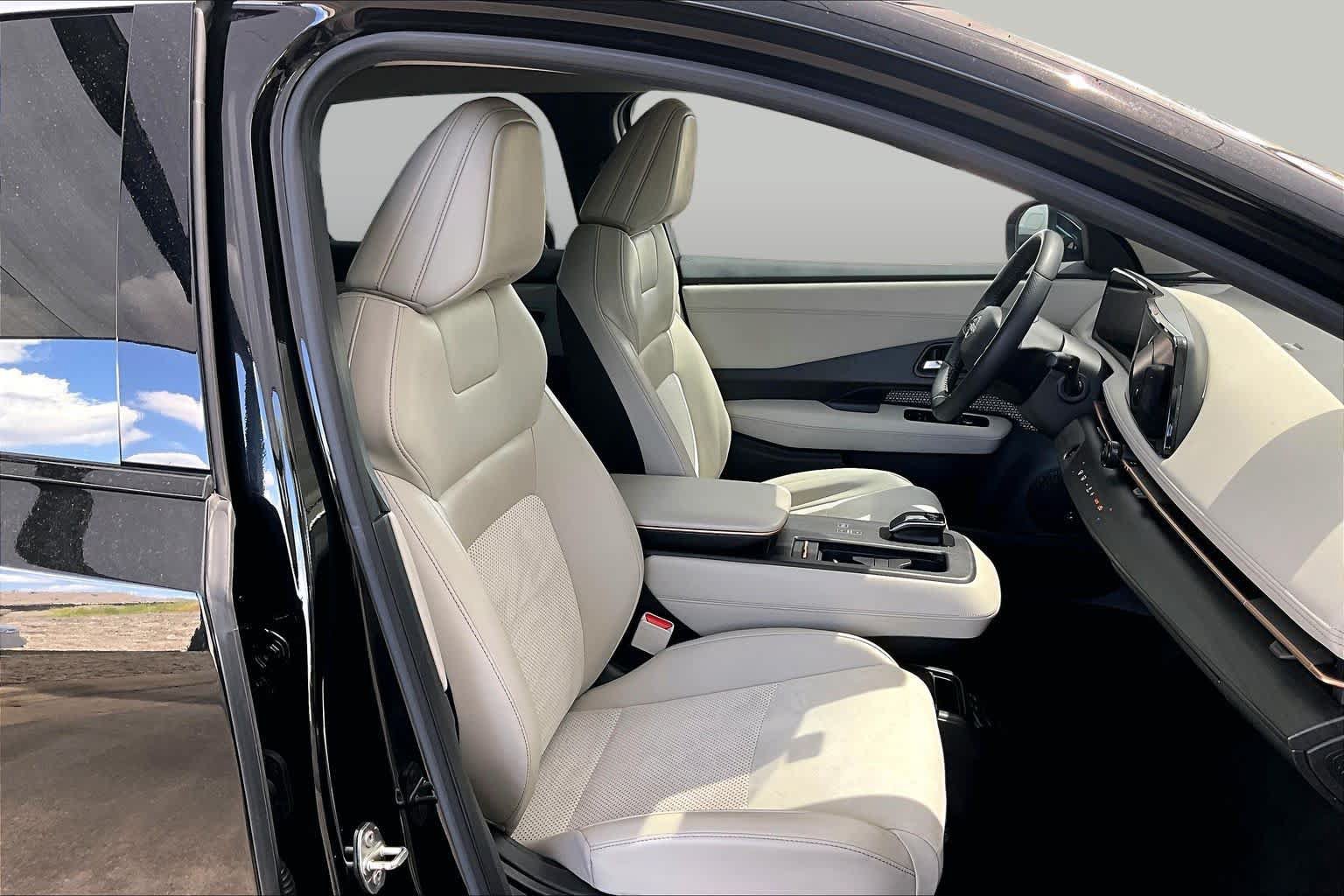 Certified 2023 Nissan Ariya FWD image 8