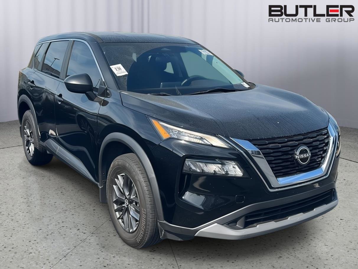 Used 2023 Nissan Rogue S image 6