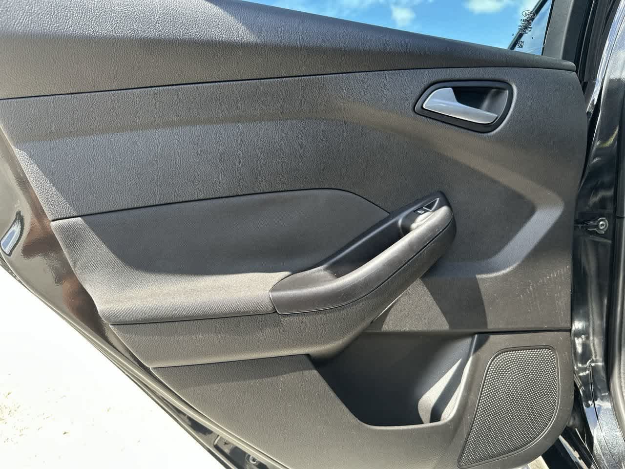 Used 2015 Ford Focus ST FWD image 13