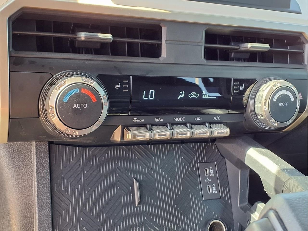 Used 2024 Toyota Tacoma TRD Off-Road image 19