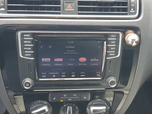 Used 2016 Volkswagen Jetta Sport FWD image 23
