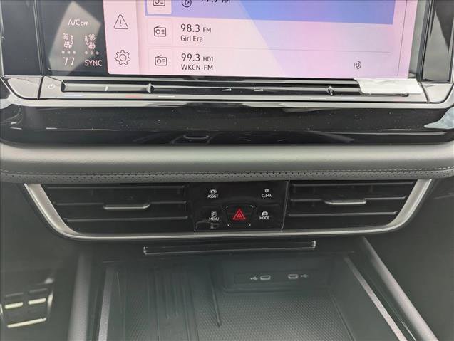 New 2026 Volkswagen Atlas Peak Edition AWD/4WD image 18