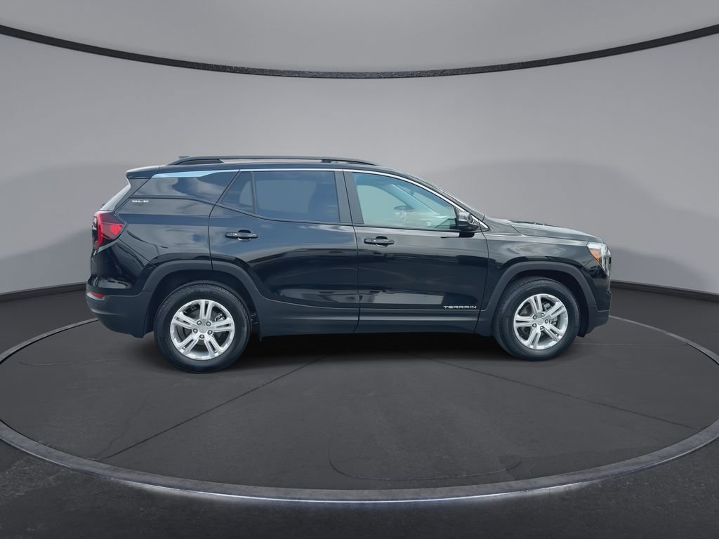 Certified 2024 GMC Terrain SLE w/ Driver Convenience Package image 9