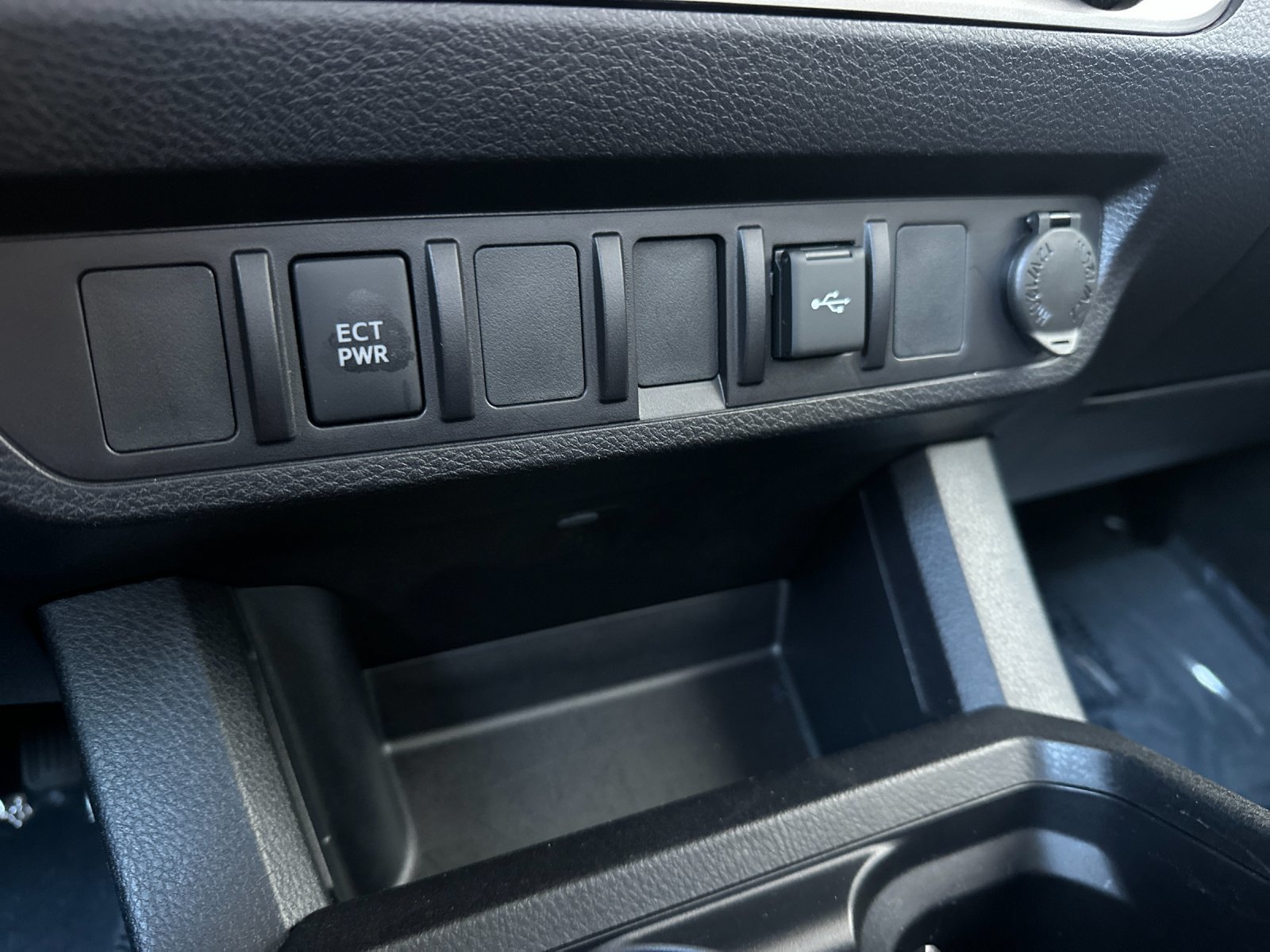 Used 2023 Toyota Tacoma SR w/ SR Convenience Package RWD image 39