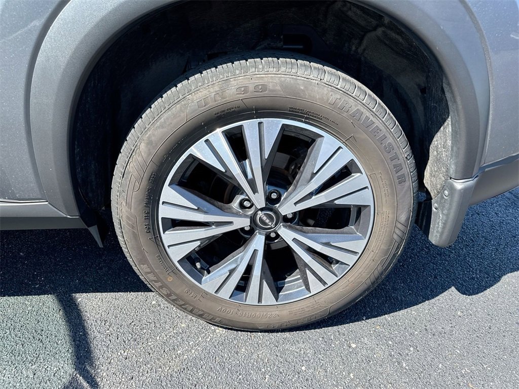 Used 2023 Nissan Rogue SV w/ SV Premium Package image 26