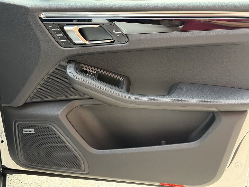 New 2026 Porsche Macan image 22