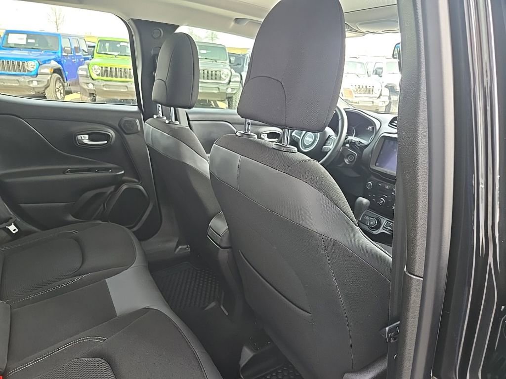 Used 2023 Jeep Renegade Altitude w/ Sun/Sound Group image 78