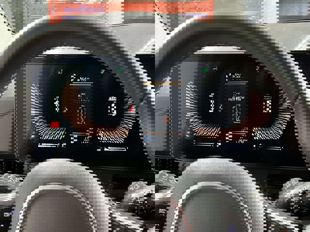 Used 2025 Kia Carnival EX image 14