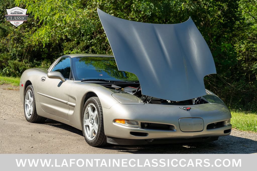 Used 1999 Chevrolet Corvette Coupe RWD image 17
