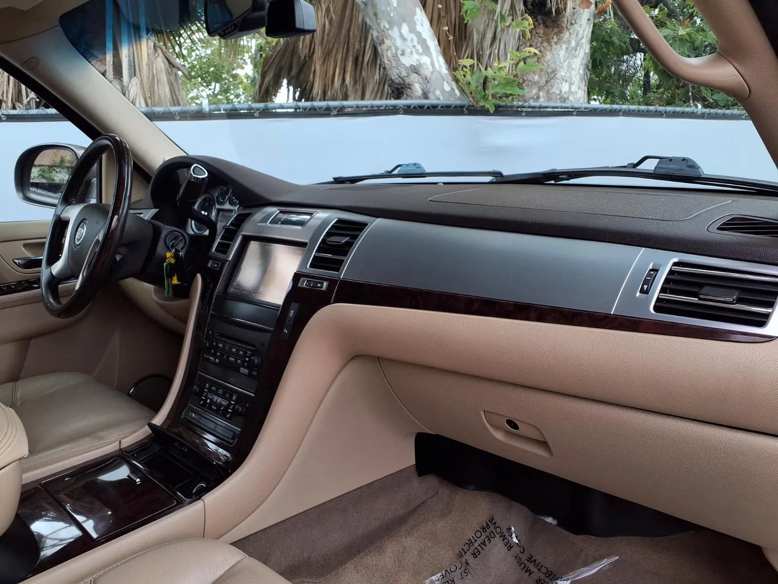 Used 2013 Cadillac Escalade ESV Luxury AWD/4WD image 8